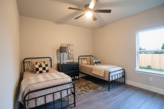 306 String Prairie WAY, Smithville, TX 78957