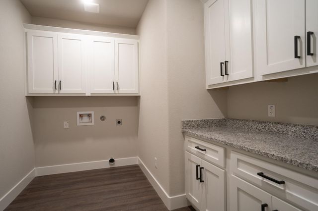 306 String Prairie WAY, Smithville, TX 78957