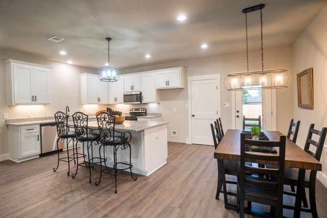 306 String Prairie WAY, Smithville, TX 78957
