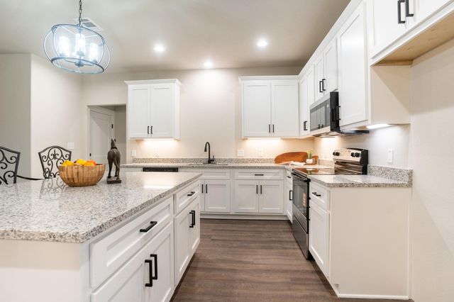 306 String Prairie WAY, Smithville, TX 78957