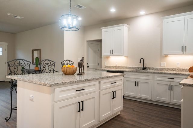 306 String Prairie WAY, Smithville, TX 78957
