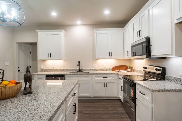 306 String Prairie WAY, Smithville, TX 78957