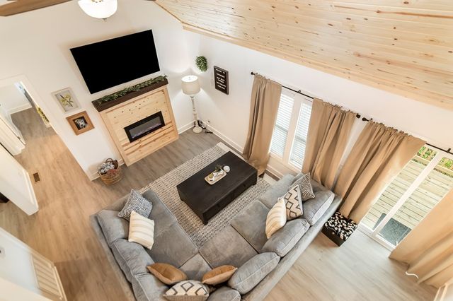 587 E Oak Trace, Jasper, GA 30143