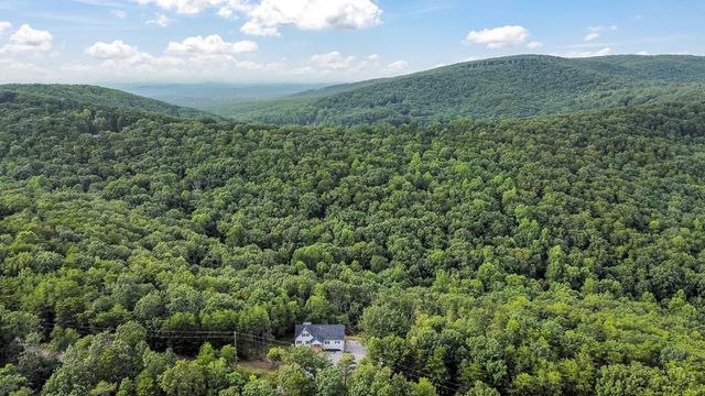 587 E Oak Trace, Jasper, GA 30143