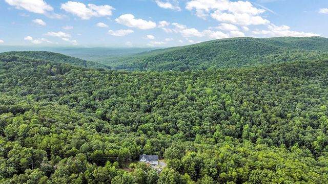 587 E Oak Trace, Jasper, GA 30143