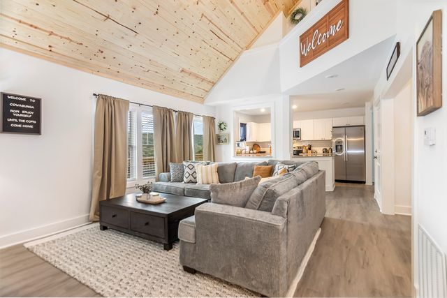 587 E Oak Trace, Jasper, GA 30143