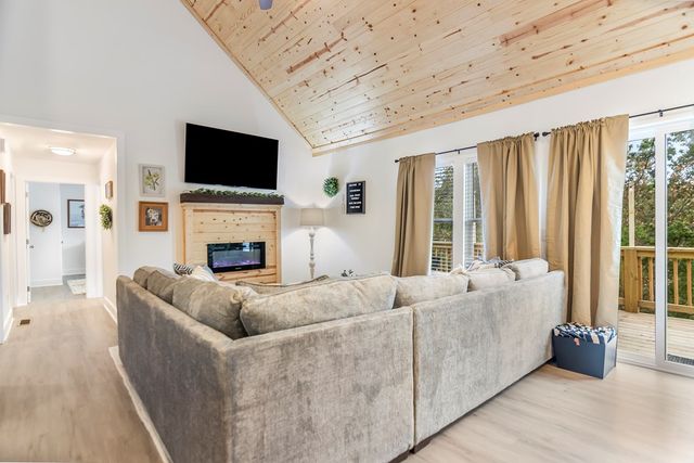 587 E Oak Trace, Jasper, GA 30143