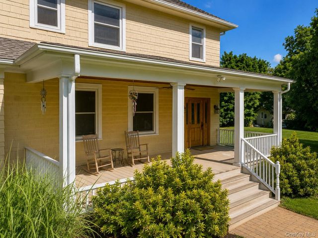 261 Cedar Cliff Road, Monroe, NY 10950