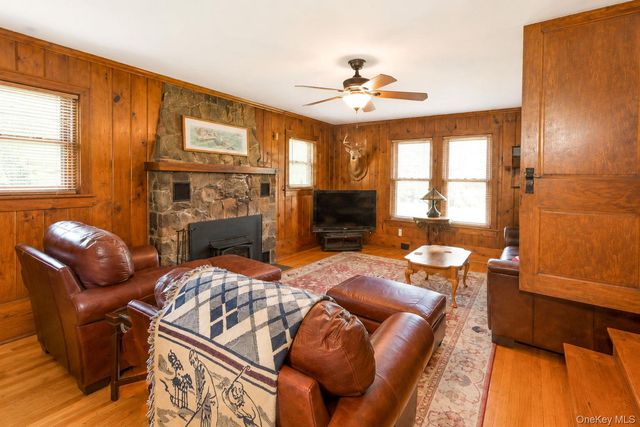 261 Cedar Cliff Road, Monroe, NY 10950