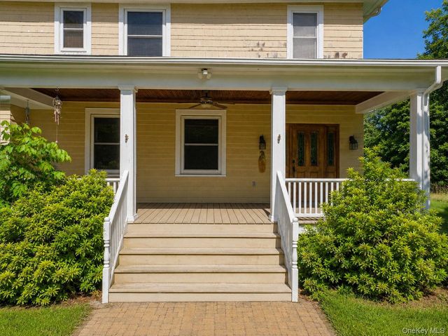 261 Cedar Cliff Road, Monroe, NY 10950