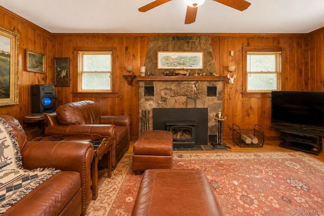 261 Cedar Cliff Road, Monroe, NY 10950