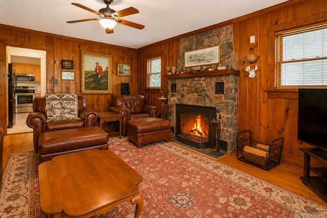 261 Cedar Cliff Road, Monroe, NY 10950