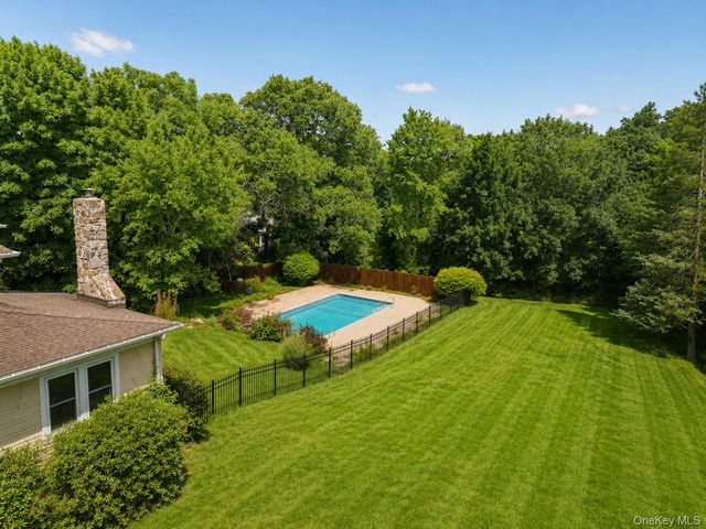261 Cedar Cliff Road, Monroe, NY 10950