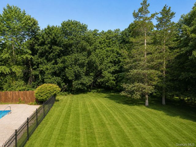 261 Cedar Cliff Road, Monroe, NY 10950