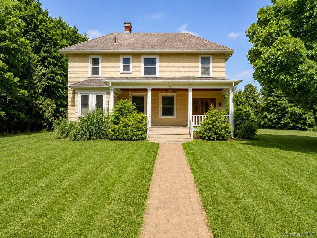 261 Cedar Cliff Road, Monroe, NY 10950