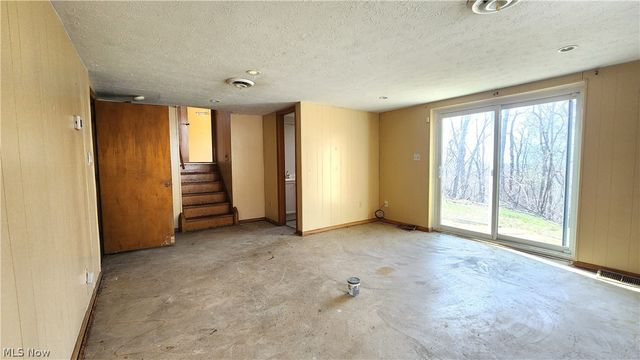 20051 Hillcrest Drive, Euclid, OH 44117