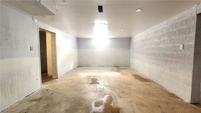 20051 Hillcrest Drive, Euclid, OH 44117