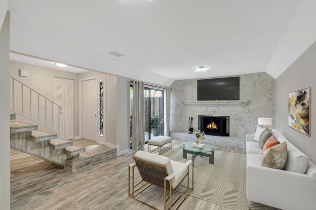 3530 E Gardens East Drive E B, Palm Beach Gardens, FL 33410