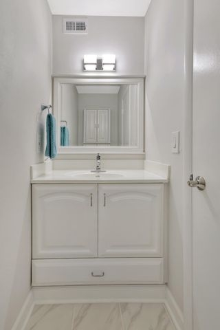 3530 E Gardens East Drive E B, Palm Beach Gardens, FL 33410