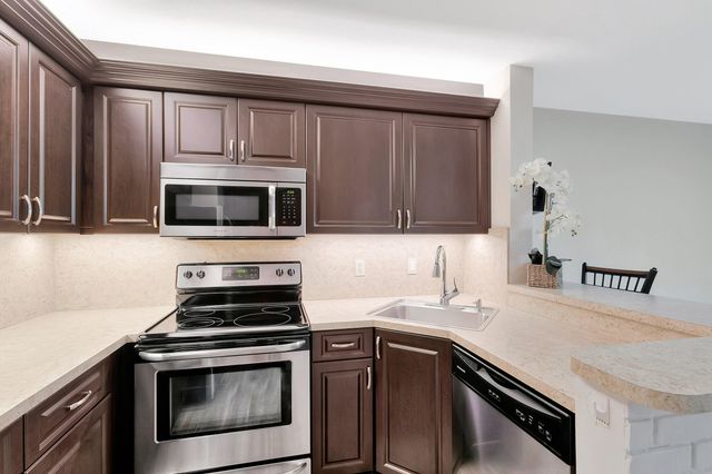 3530 E Gardens East Drive E B, Palm Beach Gardens, FL 33410