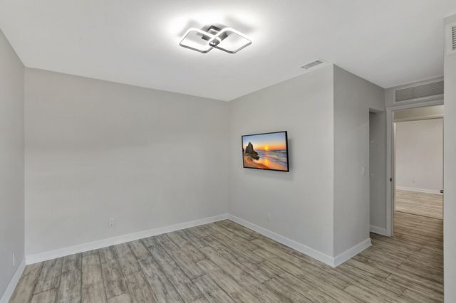 3530 E Gardens East Drive E B, Palm Beach Gardens, FL 33410