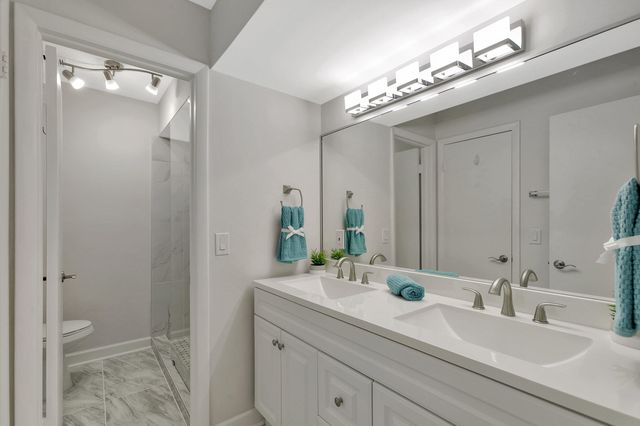 3530 E Gardens East Drive E B, Palm Beach Gardens, FL 33410