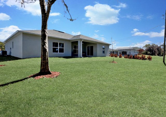 418 Easy Street, Sebastian, FL 32958