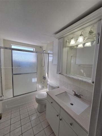 3640 NW 9th St 407, Miami, FL 33125