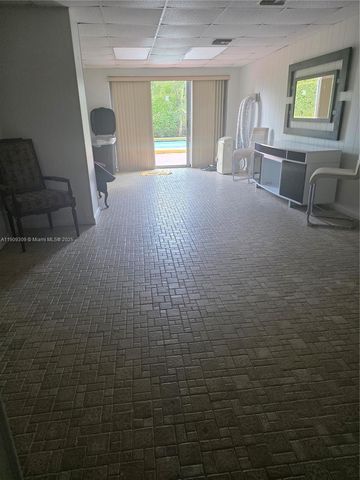 3640 NW 9th St 407, Miami, FL 33125