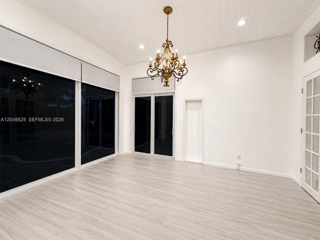 2616 Oakbrook Court, Weston, FL 33332