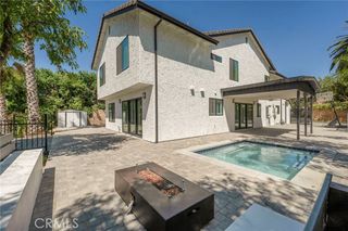 20500 Blairmoore Street, Chatsworth (los Angeles), CA 91311