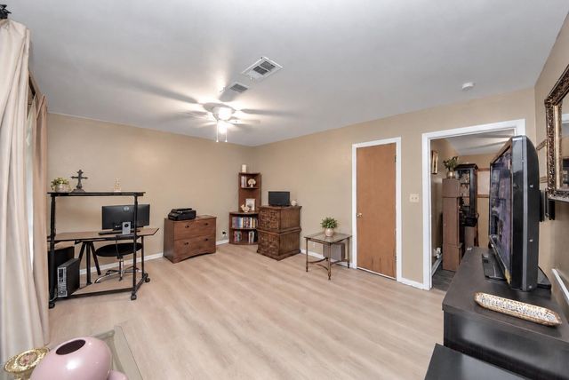 5846 Hirondel Street, Houston, TX 77033