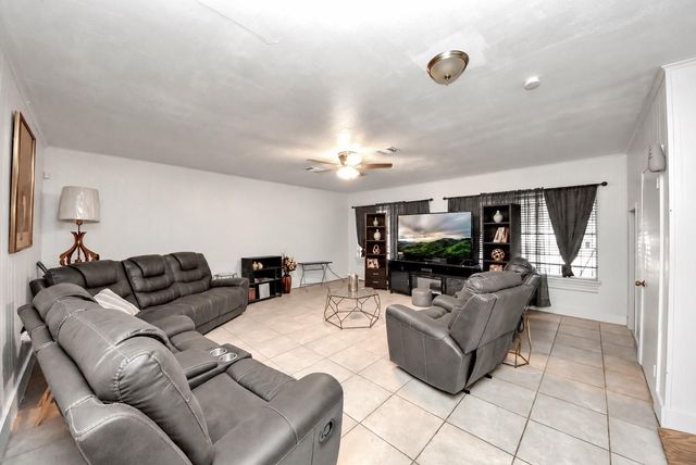 5846 Hirondel Street, Houston, TX 77033