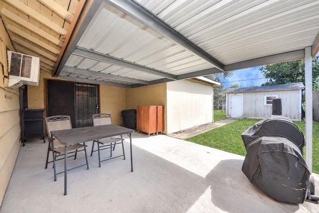 5846 Hirondel Street, Houston, TX 77033