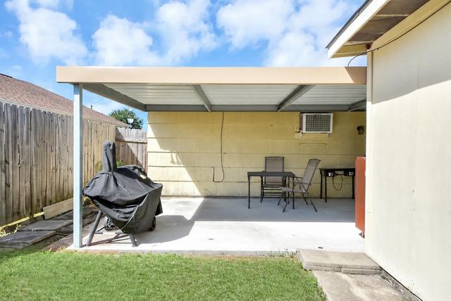 5846 Hirondel Street, Houston, TX 77033