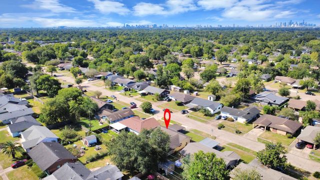 5846 Hirondel Street, Houston, TX 77033