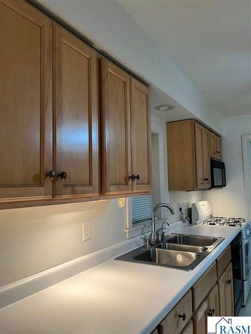 326 E Vine Street, Mankato, MN 56001