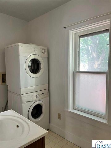 326 E Vine Street, Mankato, MN 56001