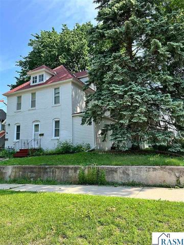 326 E Vine Street, Mankato, MN 56001