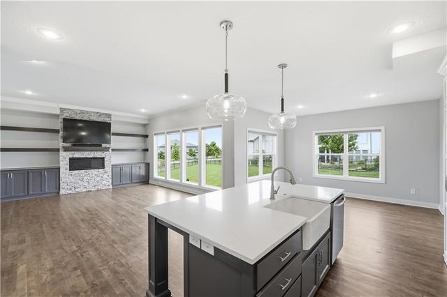 10702 W 171st Terrace, Overland Park, KS 66221