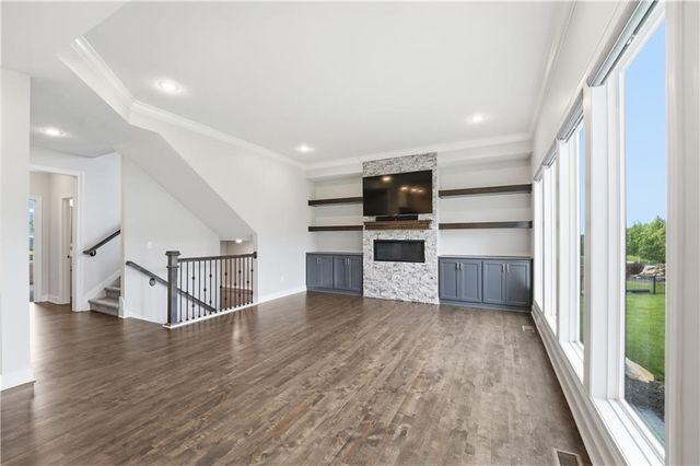 10702 W 171st Terrace, Overland Park, KS 66221