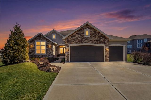 10702 W 171st Terrace, Overland Park, KS 66221