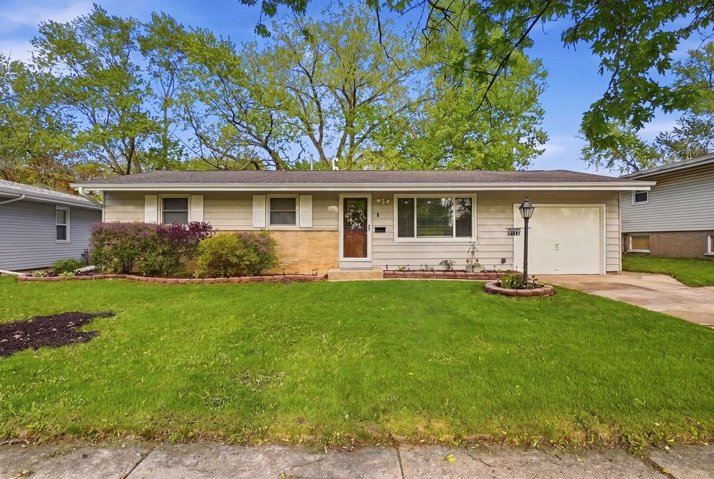 18847 Greenbay Avenue, Lansing, IL 60438