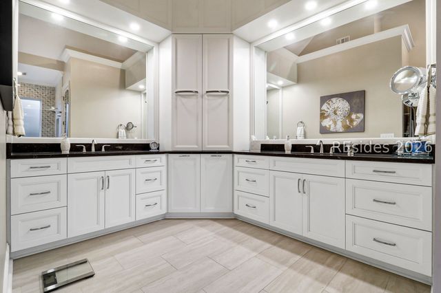 10 Abbeville Ct, Bluffton, SC 29910