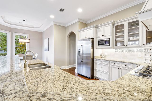 10 Abbeville Ct, Bluffton, SC 29910