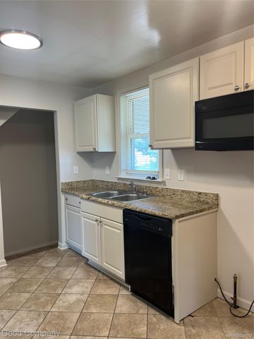 16711 Eastburn Street, Detroit, MI 48205