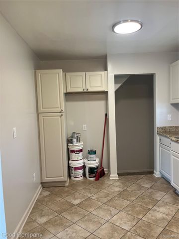 16711 Eastburn Street, Detroit, MI 48205