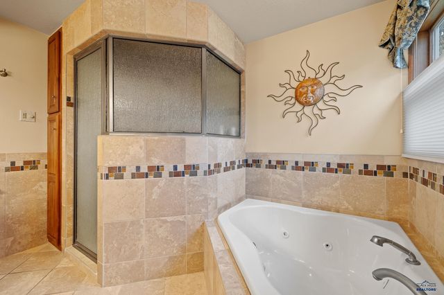 3202 IRIS DR, Rapid City, SD 57702
