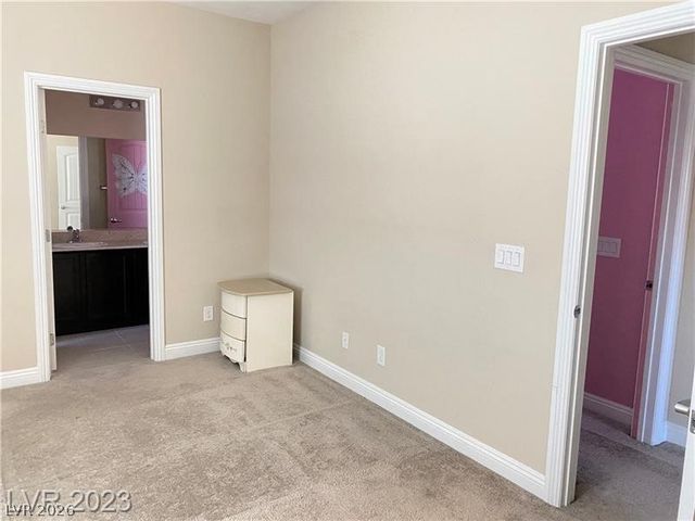 9562 Volk Avenue, Las Vegas, NV 89178