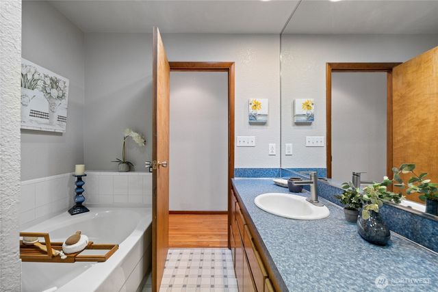 30 E Park Road, Shelton, WA 98584